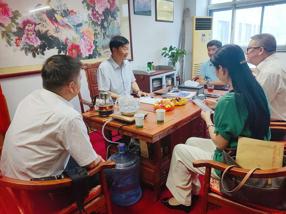 湖北恩施州商務（招商）局調研員劉恩敏率團訪問北京岳氏集團